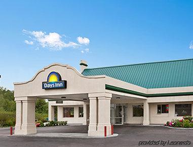 Days Inn By Wyndham Emporia Buitenkant foto