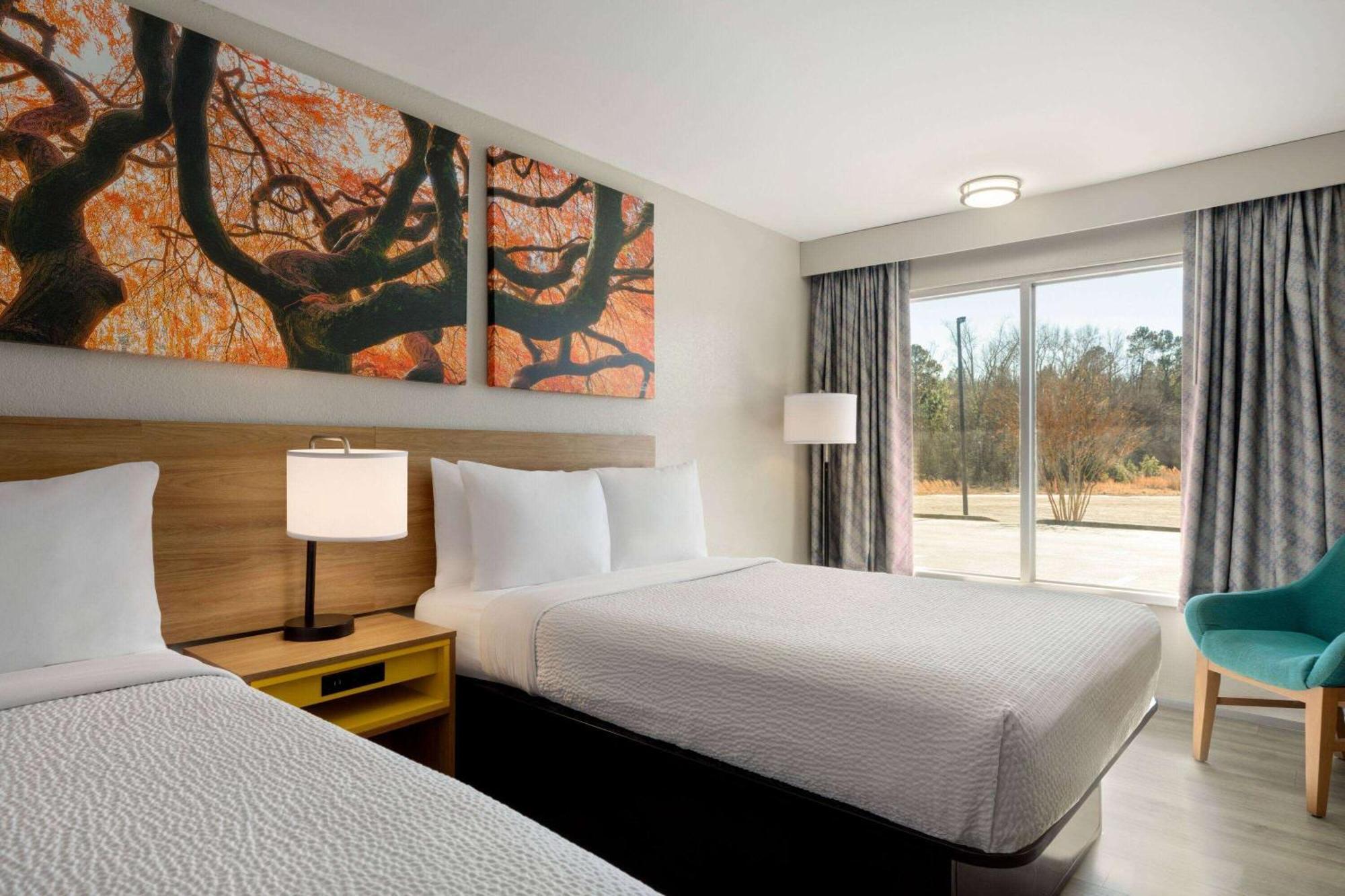 Days Inn By Wyndham Emporia Buitenkant foto